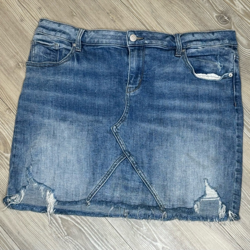 WOMENS SOHO NEW YORK & CO. DENIM SKIRT SIZE US12 BLUE JEAN MINI DISTRESSED